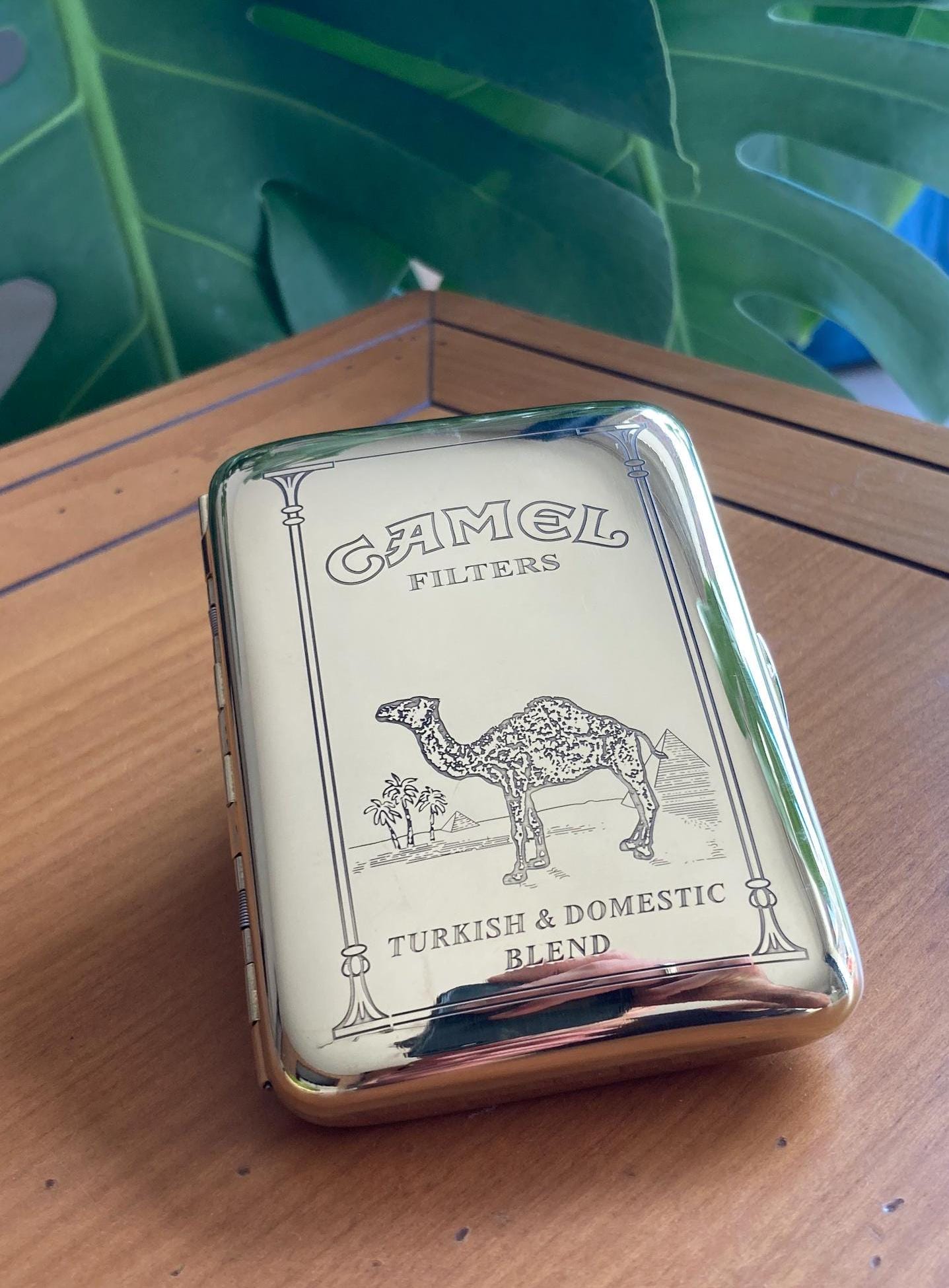 Vintage Engraved Camel Cigarette Case Retro Marlboro Zippo Collection Chic Luxury Personalized Gift Home Art Unique Cigarette Cigar Ads Old