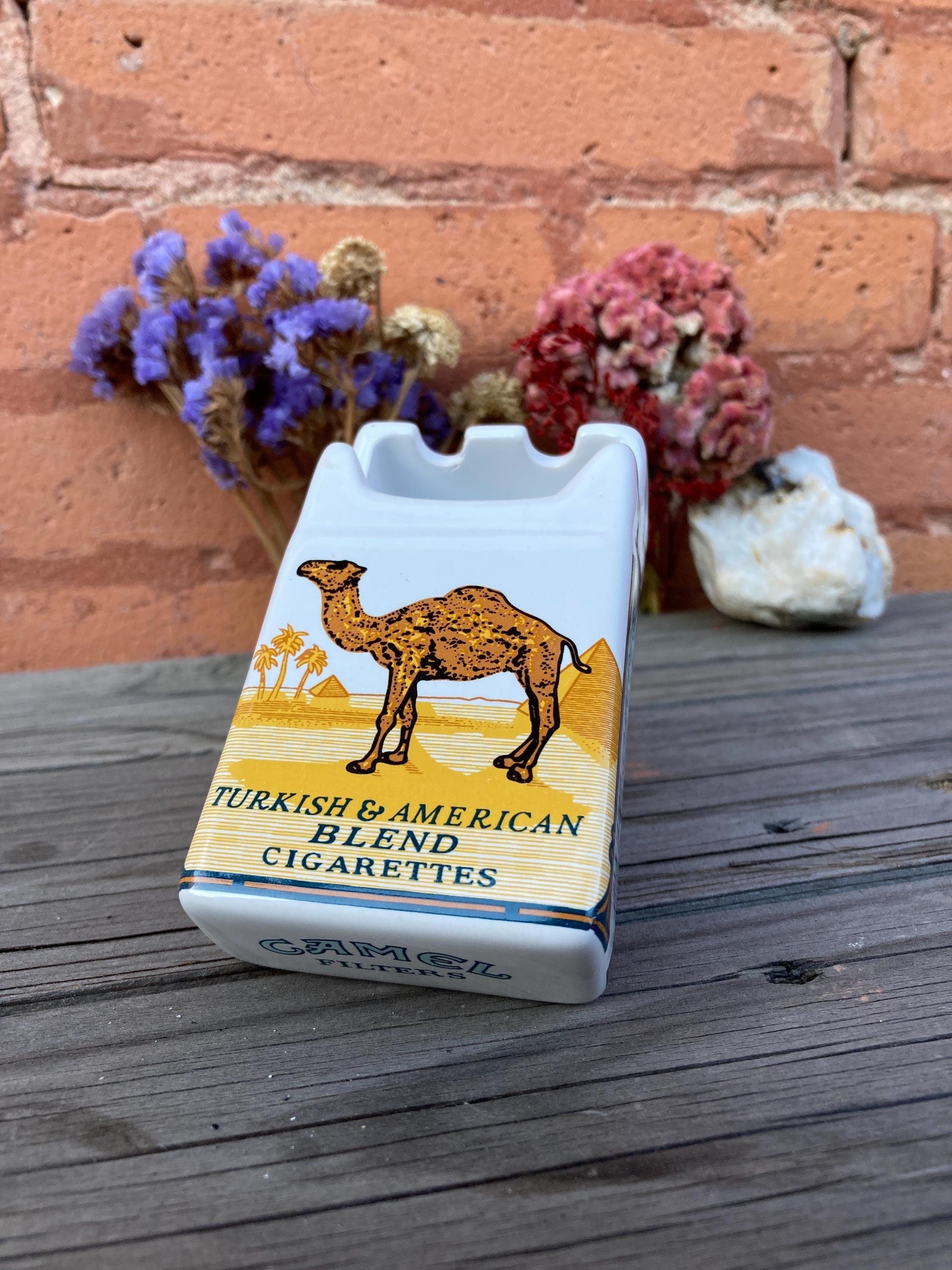 Handmade Ceramic Camel Ashtray Decorative Gift for Smokers Unique Decoration Luxury Art Personalized Gift Decorative Collection