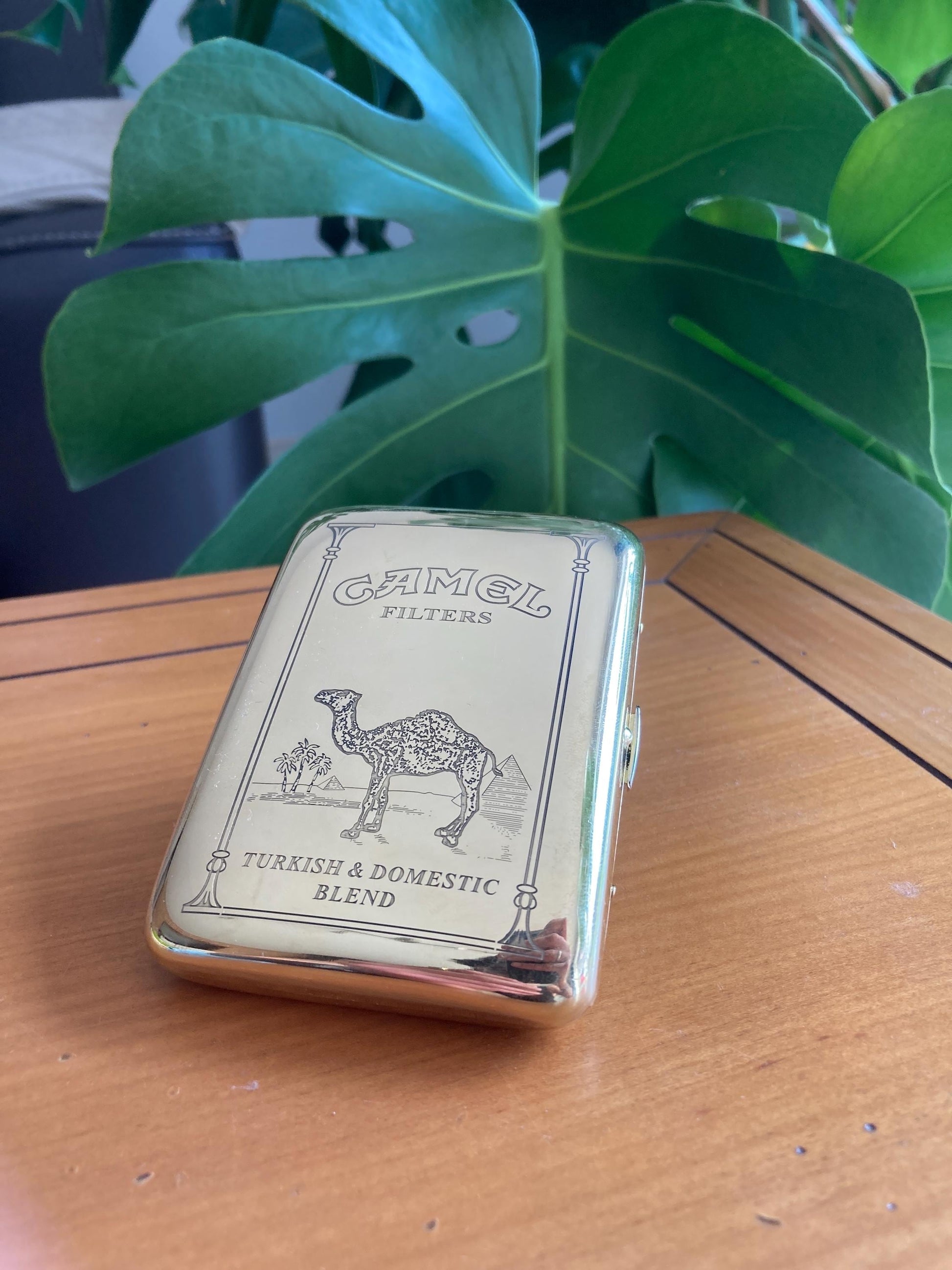 Vintage Engraved Camel Cigarette Case Retro Marlboro Zippo Collection Chic Luxury Personalized Gift Home Art Unique Cigarette Cigar Ads Old