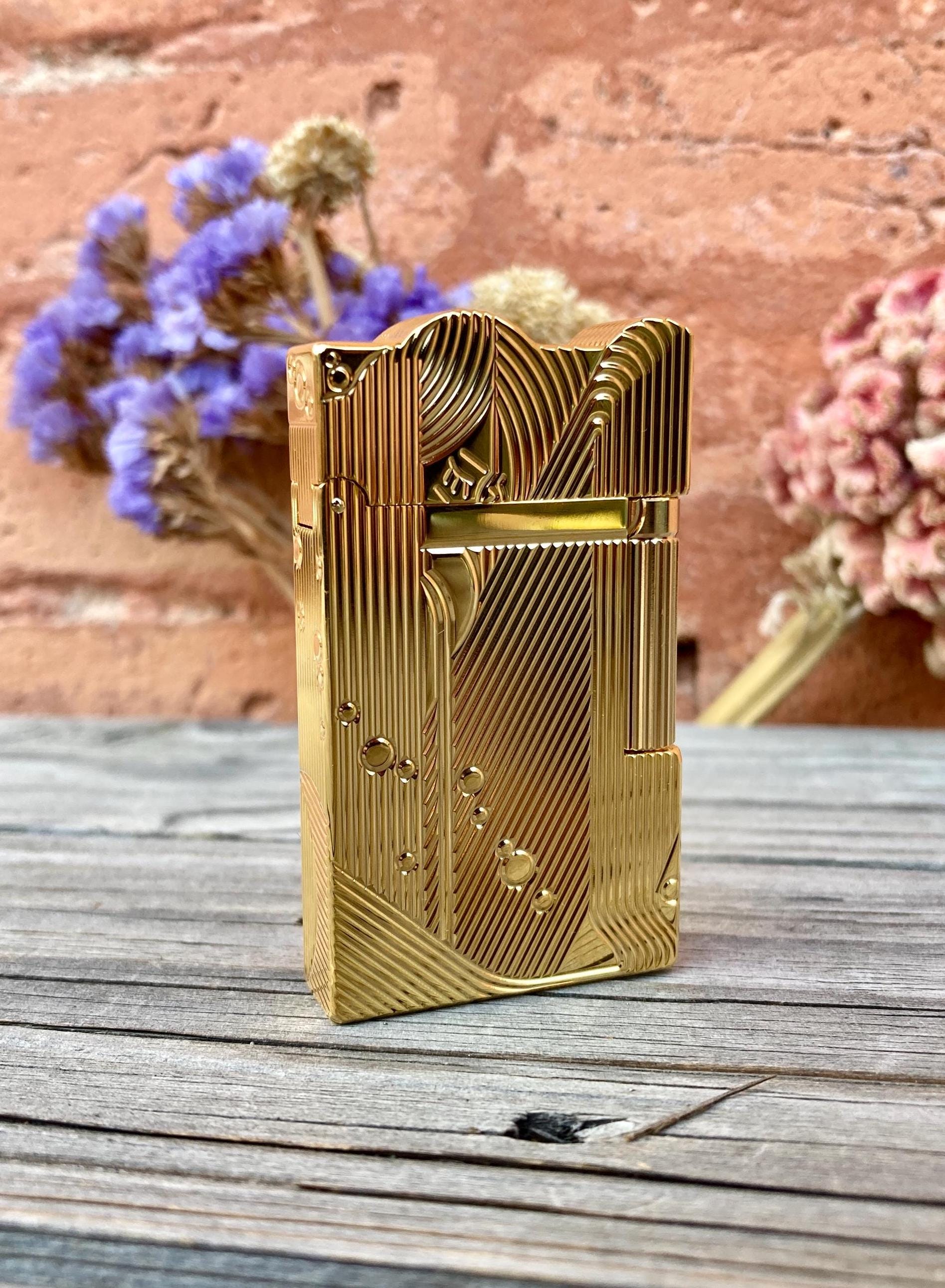 Lighter One Piece Sanji Luxury Gold Windproof Collectible Lighter Anime Gift for Men Refillable Metal Unique Design Jewlery
