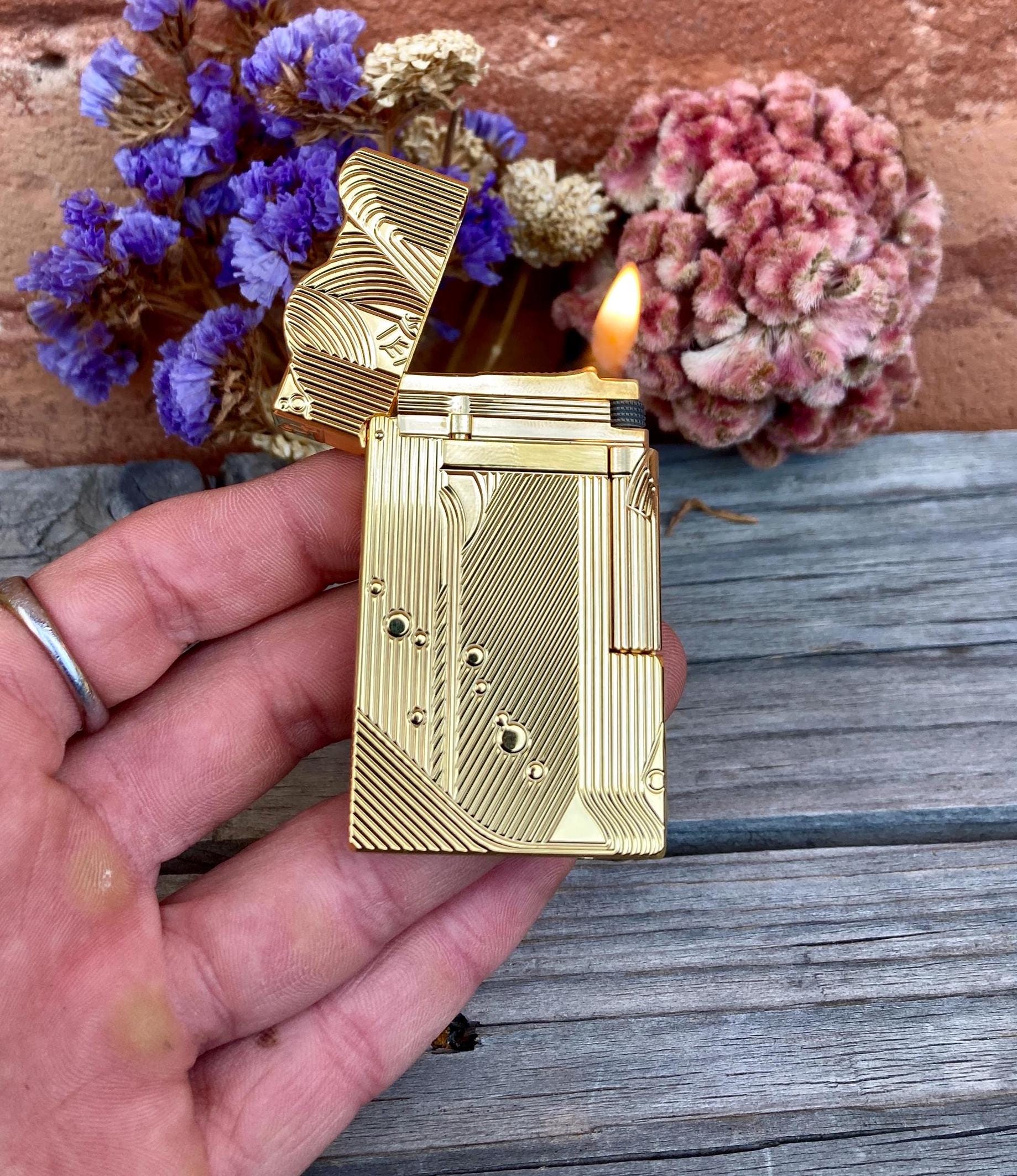 Lighter One Piece Sanji Luxury Gold Windproof Collectible Lighter Anime Gift for Men Refillable Metal Unique Design Jewlery