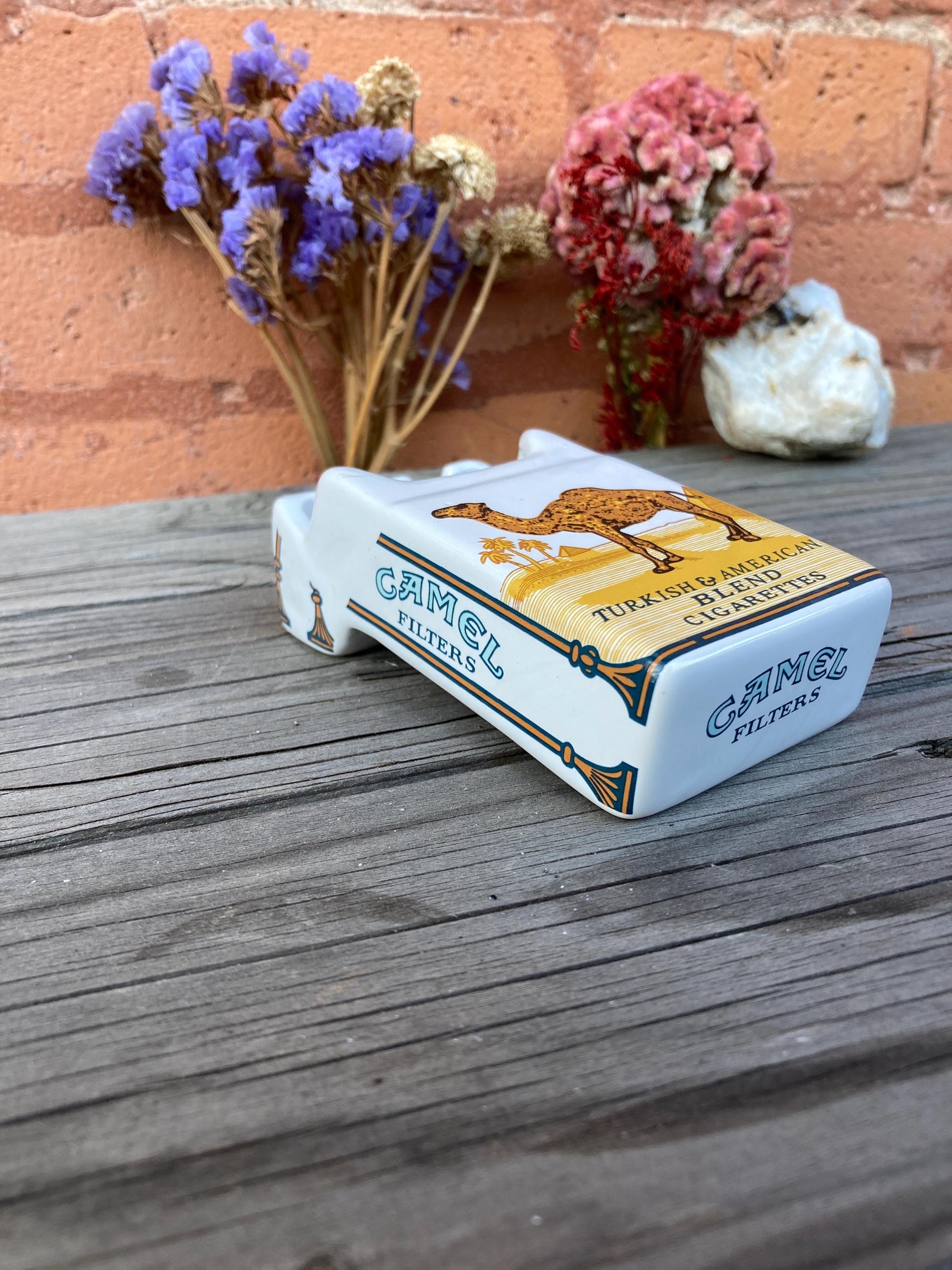 Handmade Ceramic Camel Ashtray Decorative Gift for Smokers Unique Decoration Luxury Art Personalized Gift Decorative Collection