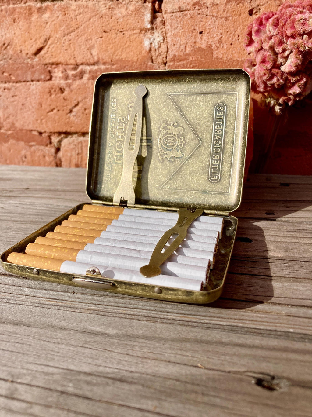Vintage Engraved Marlboro Cigarette Case Retro Camel Zippo Collection Chic Luxury Personalized Gift Home Art Unique Cigarette Cigar Ads Old