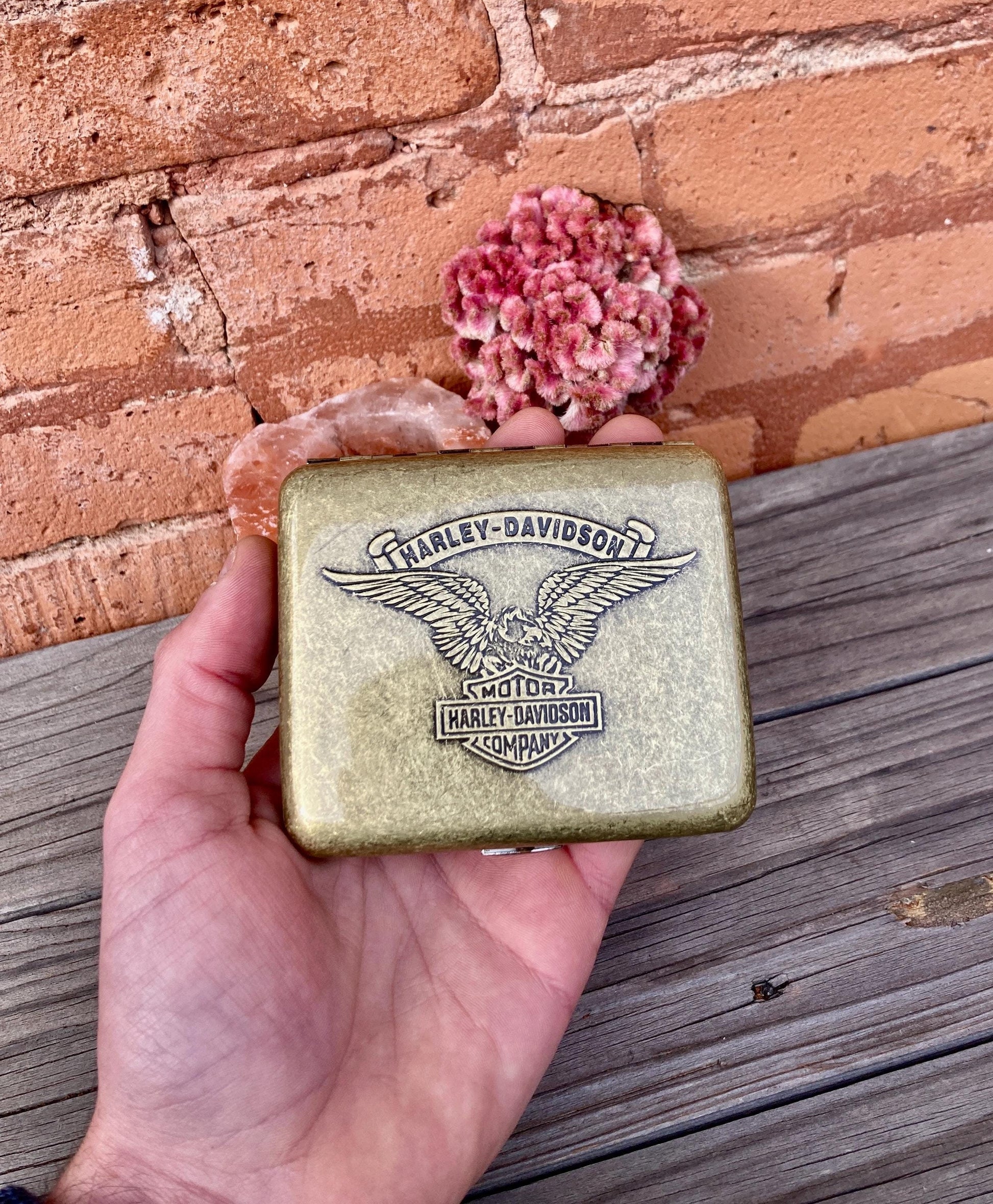 Vintage Harley-Davidson Cigarette Case Engraved Retro Zippo Collection Chic Luxury Personalized Gift Home Art Unique Cigarette Cigar Ads Old