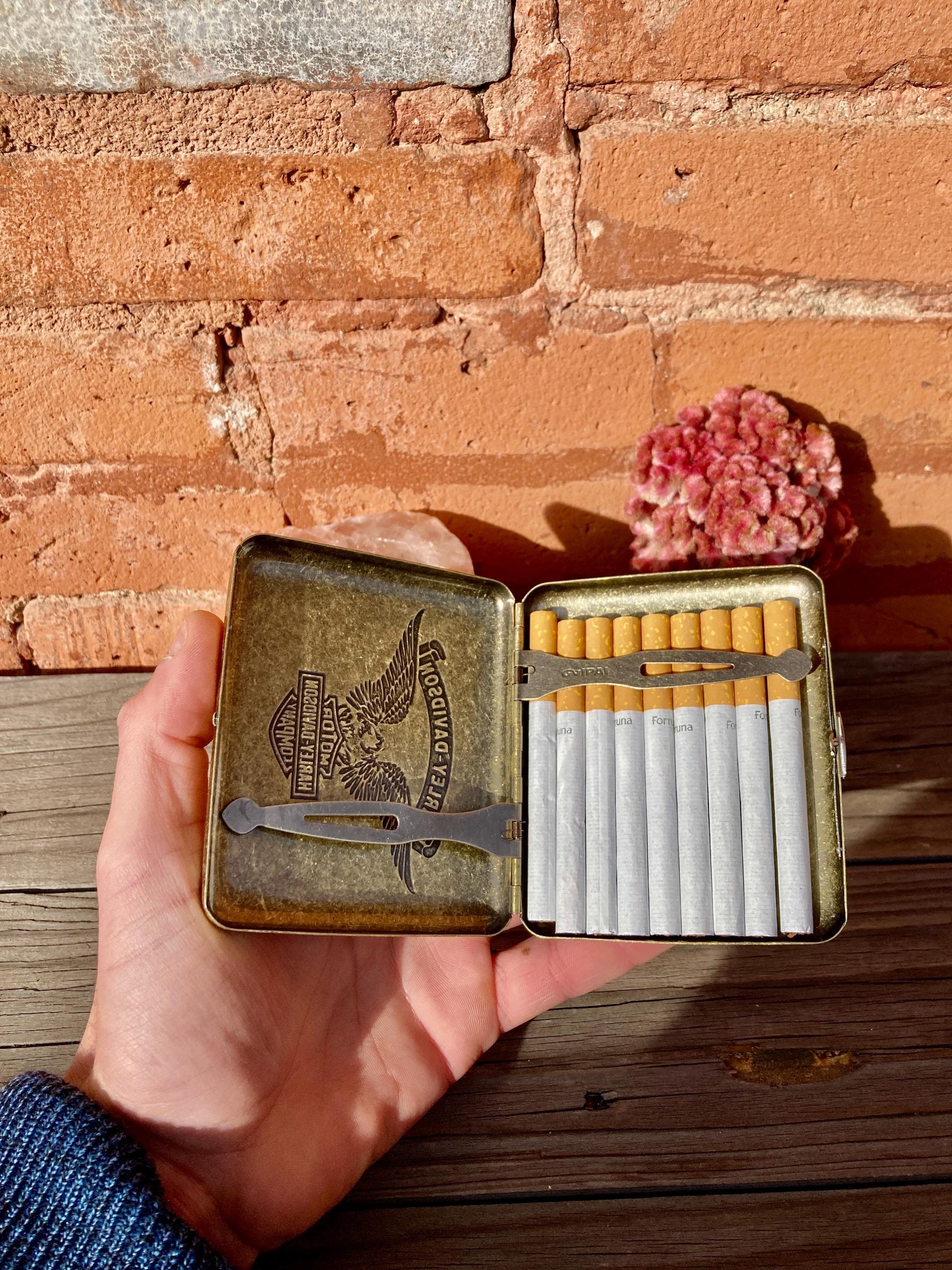 Vintage Harley-Davidson Cigarette Case Engraved Retro Zippo Collection Chic Luxury Personalized Gift Home Art Unique Cigarette Cigar Ads Old