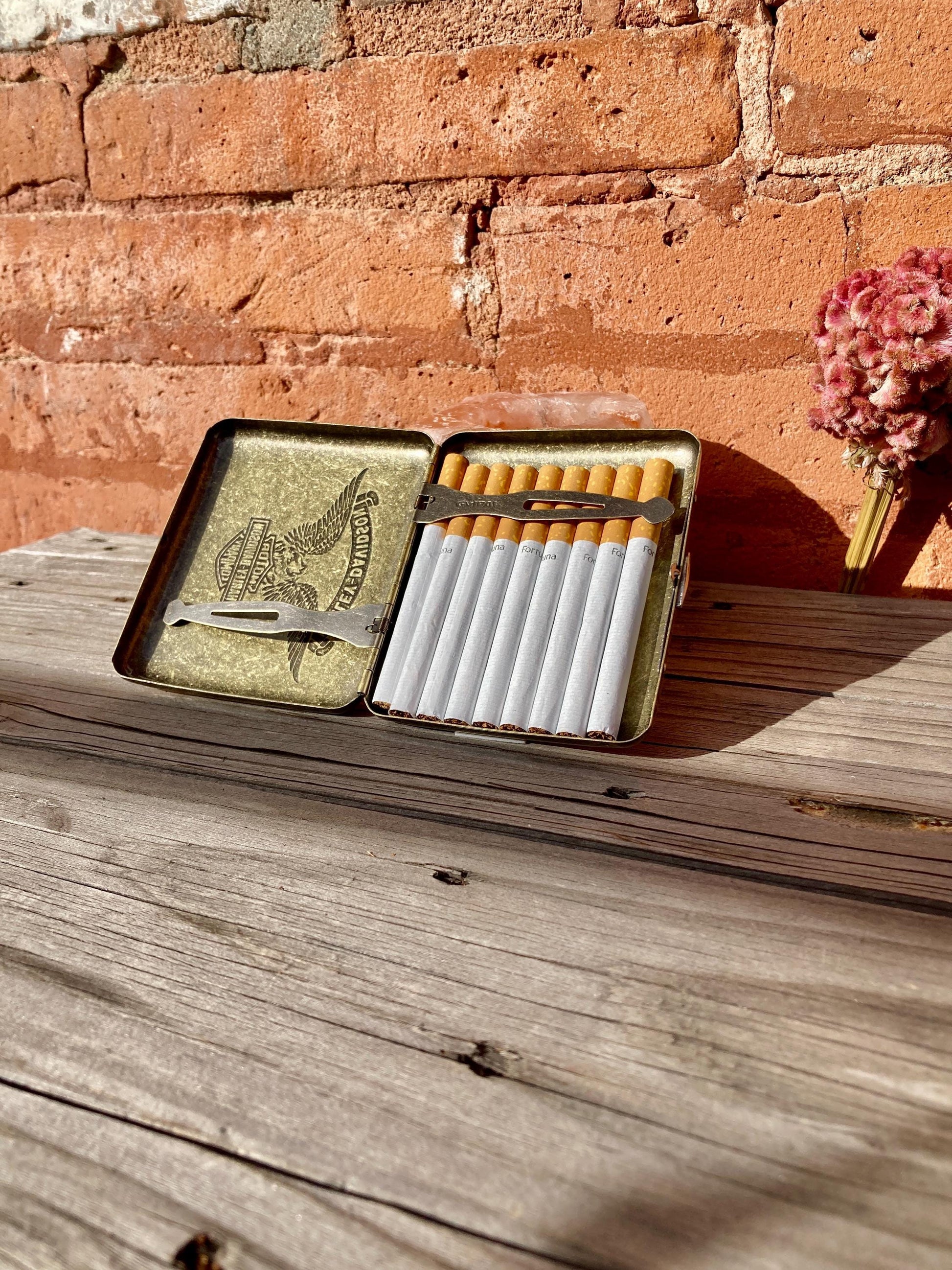 Vintage Harley-Davidson Cigarette Case Engraved Retro Zippo Collection Chic Luxury Personalized Gift Home Art Unique Cigarette Cigar Ads Old