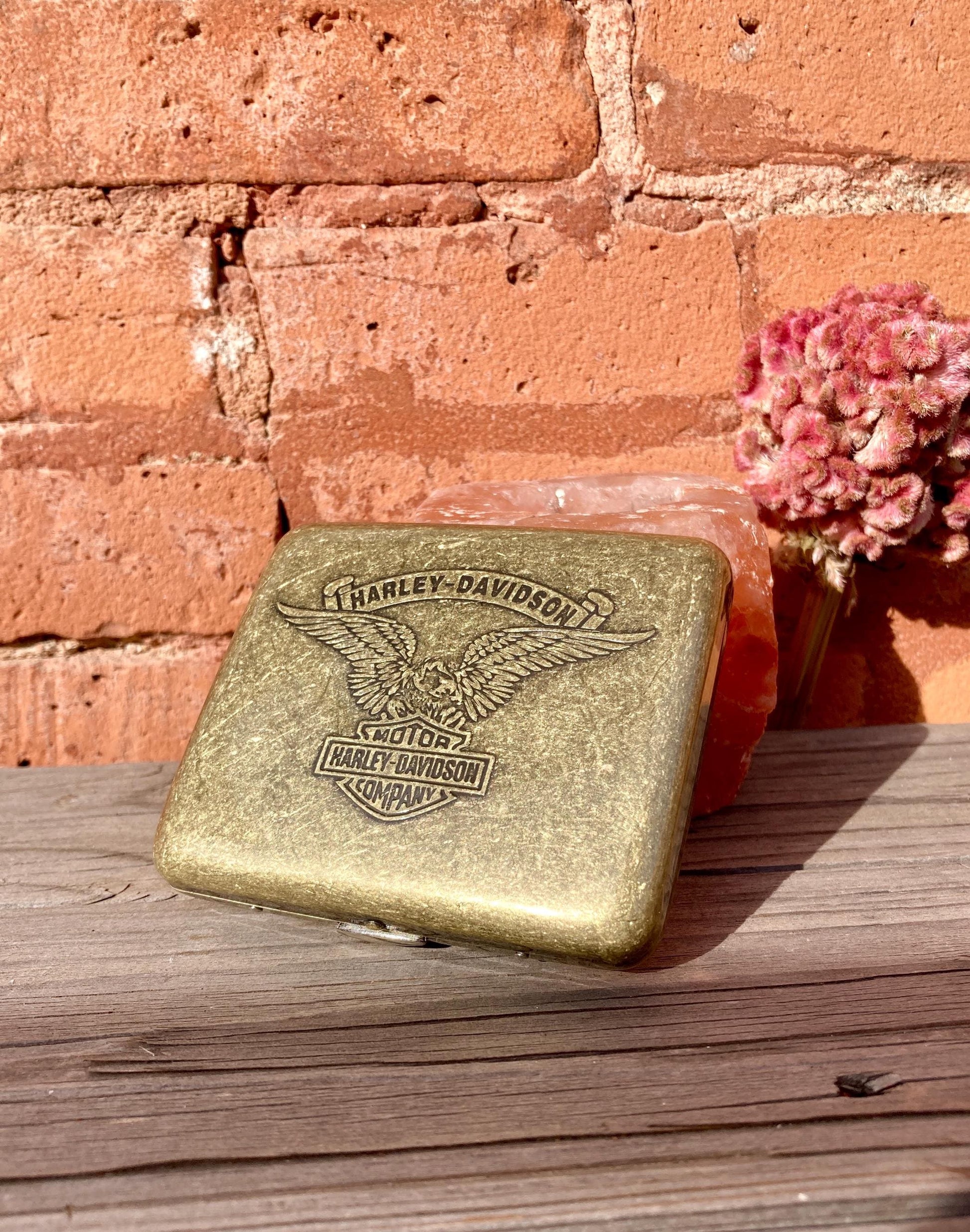 Vintage Harley-Davidson Cigarette Case Engraved Retro Zippo Collection Chic Luxury Personalized Gift Home Art Unique Cigarette Cigar Ads Old