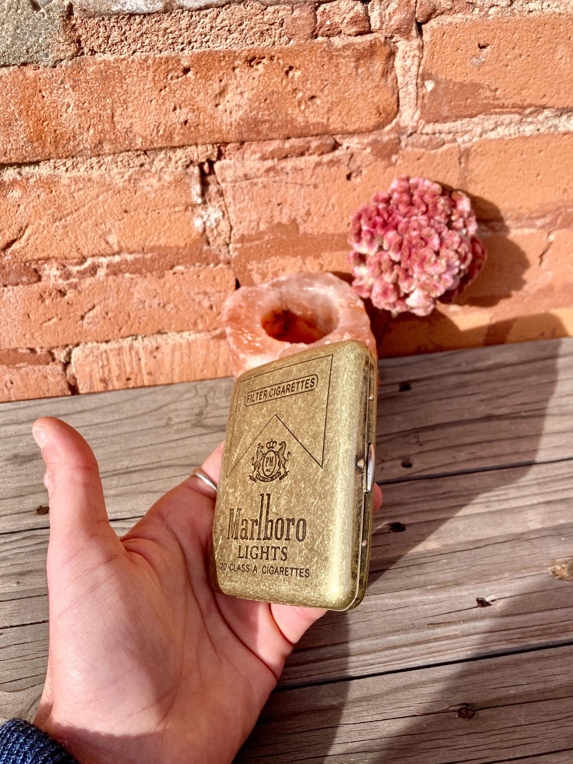 Vintage Engraved Marlboro Cigarette Case Retro Camel Zippo Collection Chic Luxury Personalized Gift Home Art Unique Cigarette Cigar Ads Old