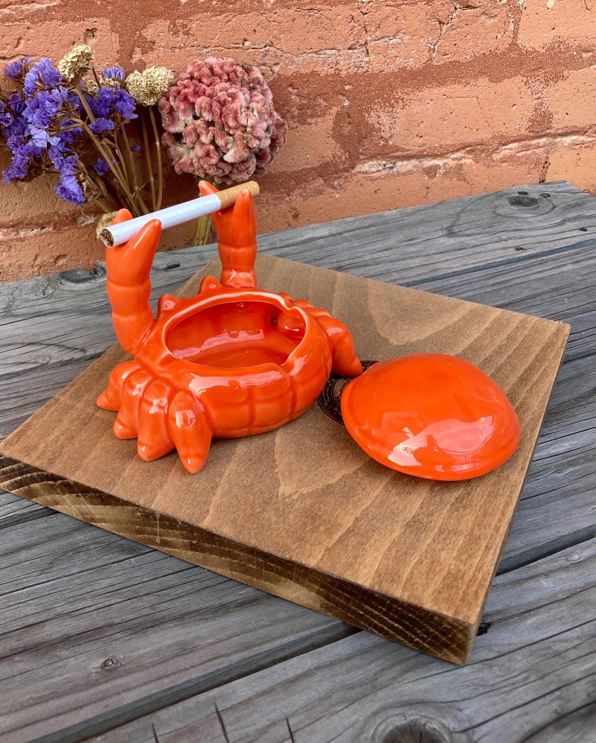 Ceramic Crab Ashtray Unique Design Decorative Gift Handcrafted Coastal Beach Home Decor Ceramic Home Decor Smoke Accessories
