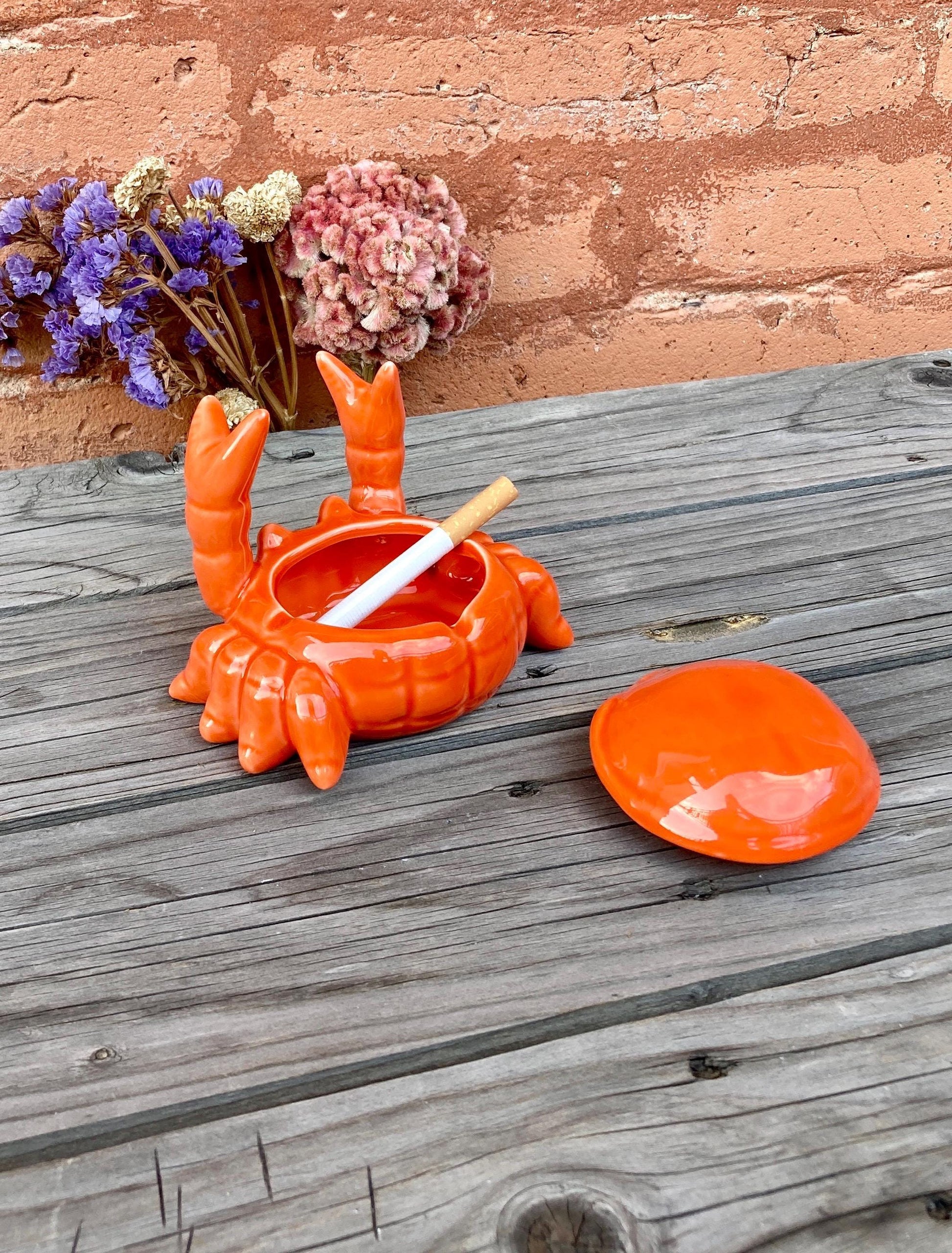 Ceramic Crab Ashtray Unique Design Decorative Gift Handcrafted Coastal Beach Home Decor Ceramic Home Decor Smoke Accessories