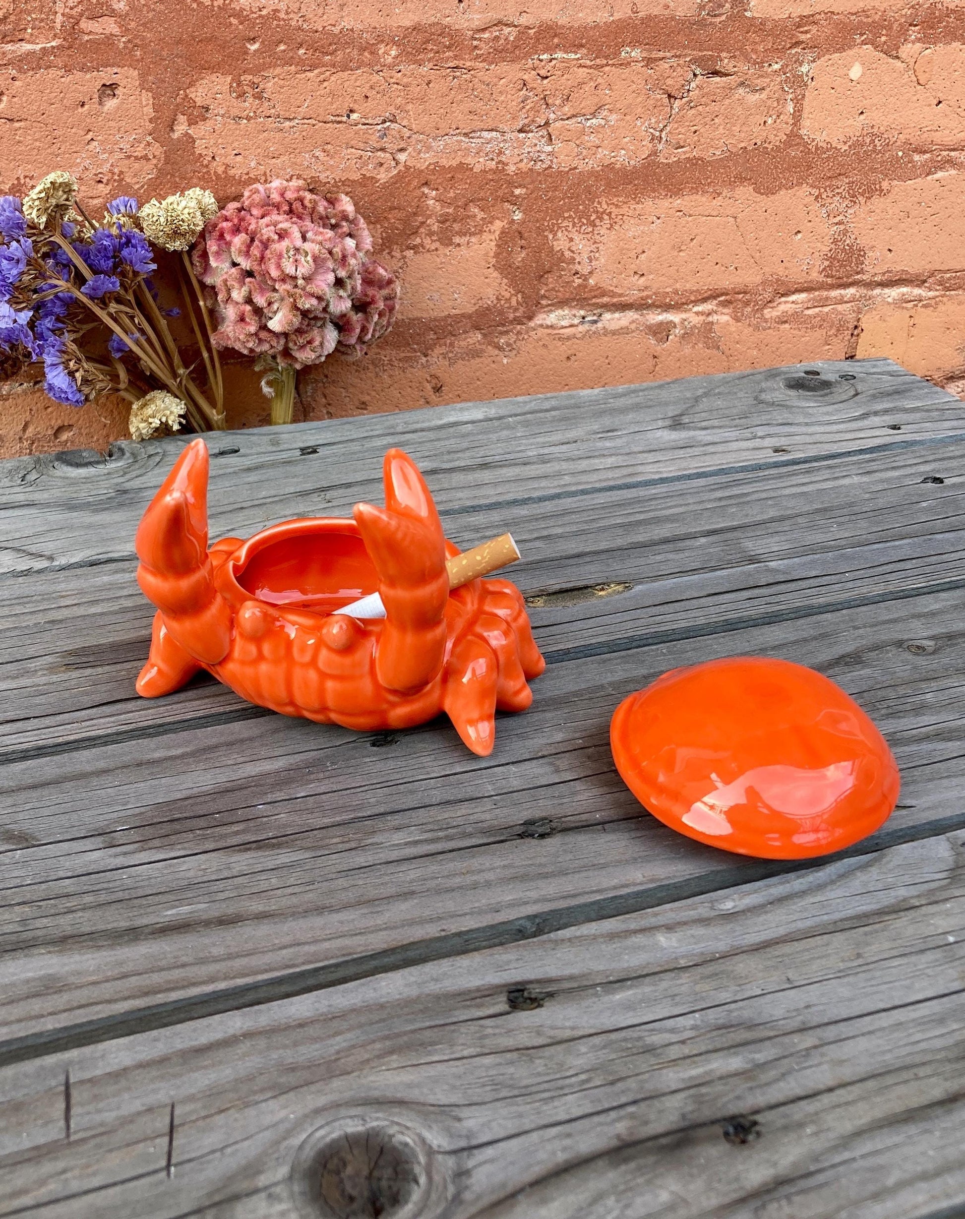 Ceramic Crab Ashtray Unique Design Decorative Gift Handcrafted Coastal Beach Home Decor Ceramic Home Decor Smoke Accessories