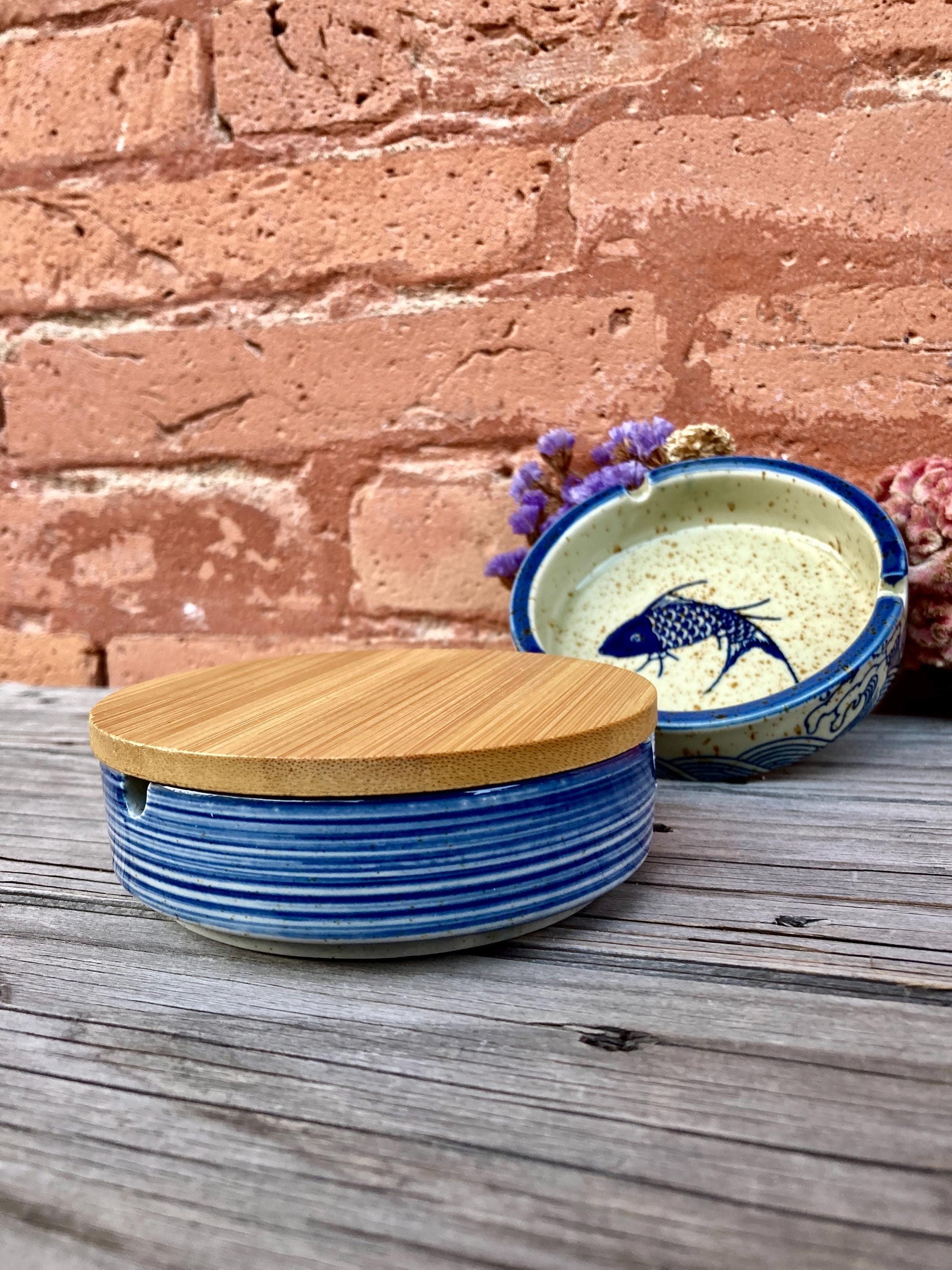 Handmade Ceramic Ashtray Vintage Retro Japanese Style Glazed Ashtray Indoor Outdoor Use Elegant Smoking Accessory Gift Home Decor Creative