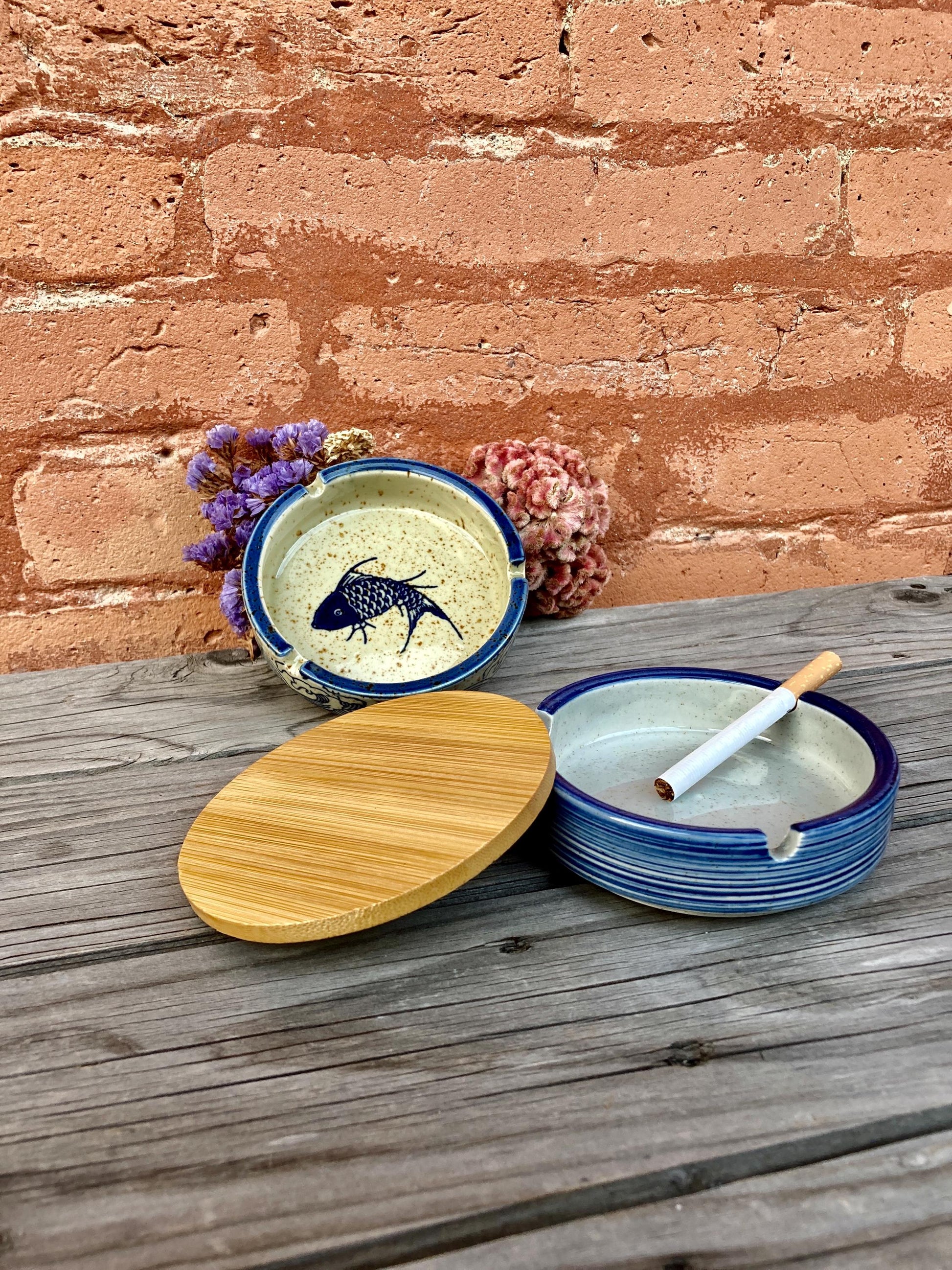Handmade Ceramic Ashtray Vintage Retro Japanese Style Glazed Ashtray Indoor Outdoor Use Elegant Smoking Accessory Gift Home Decor Creative
