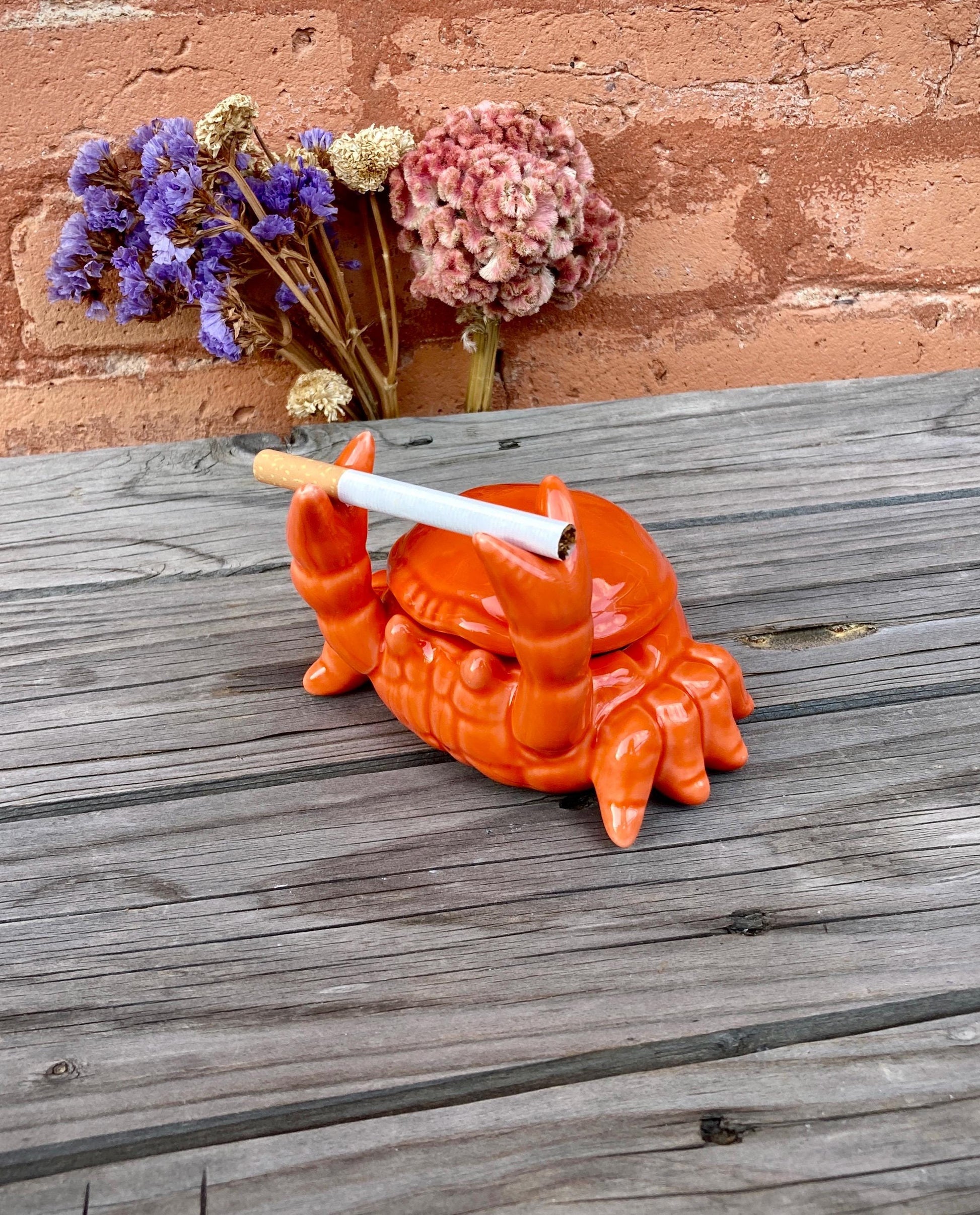 Ceramic Crab Ashtray Unique Design Decorative Gift Handcrafted Coastal Beach Home Decor Ceramic Home Decor Smoke Accessories