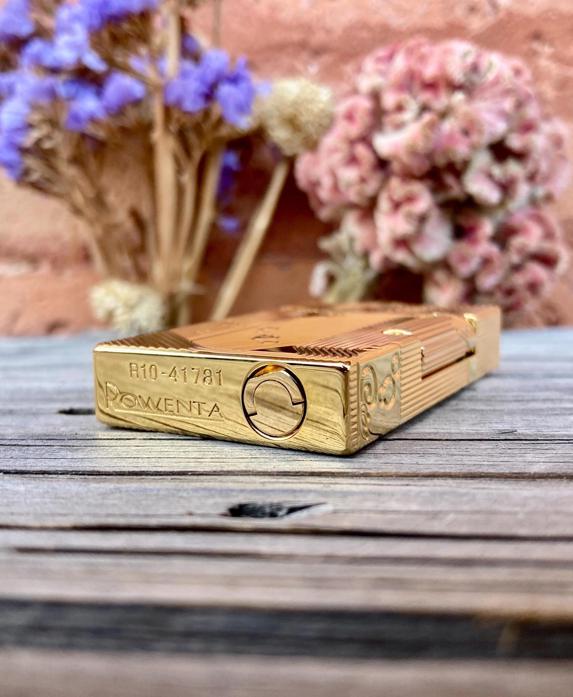 Lighter One Piece Sanji Luxury Gold Windproof Collectible Lighter Anime Gift for Men Refillable Metal Unique Design Jewlery