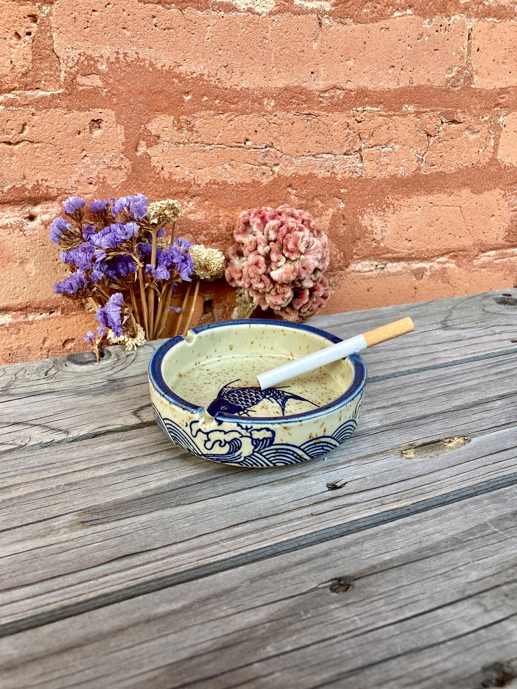 Handmade Ceramic Ashtray Vintage Retro Japanese Style Glazed Ashtray Indoor Outdoor Use Elegant Smoking Accessory Gift Home Decor Creative