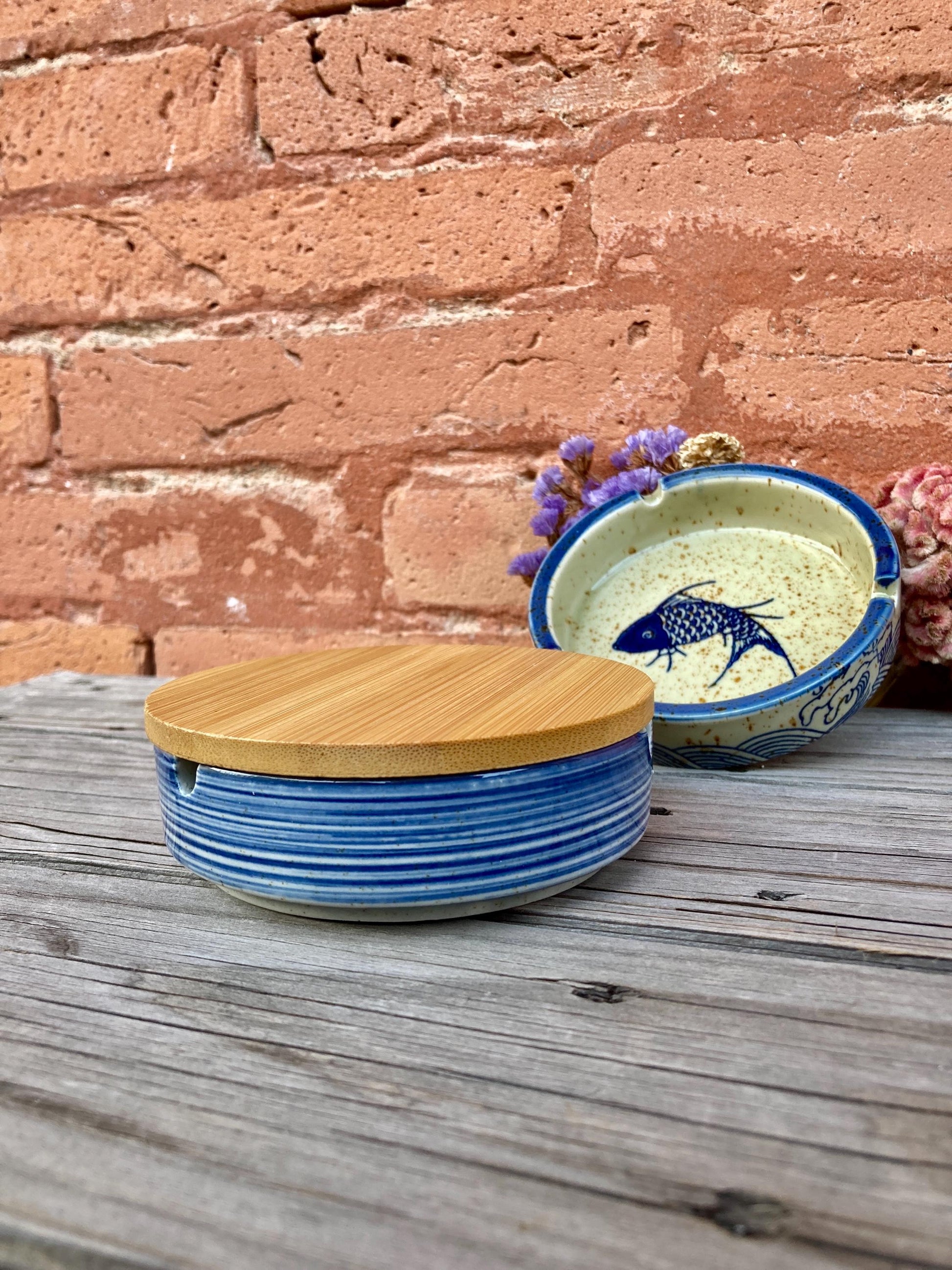 Handmade Ceramic Ashtray Vintage Retro Japanese Style Glazed Ashtray Indoor Outdoor Use Elegant Smoking Accessory Gift Home Decor Creative