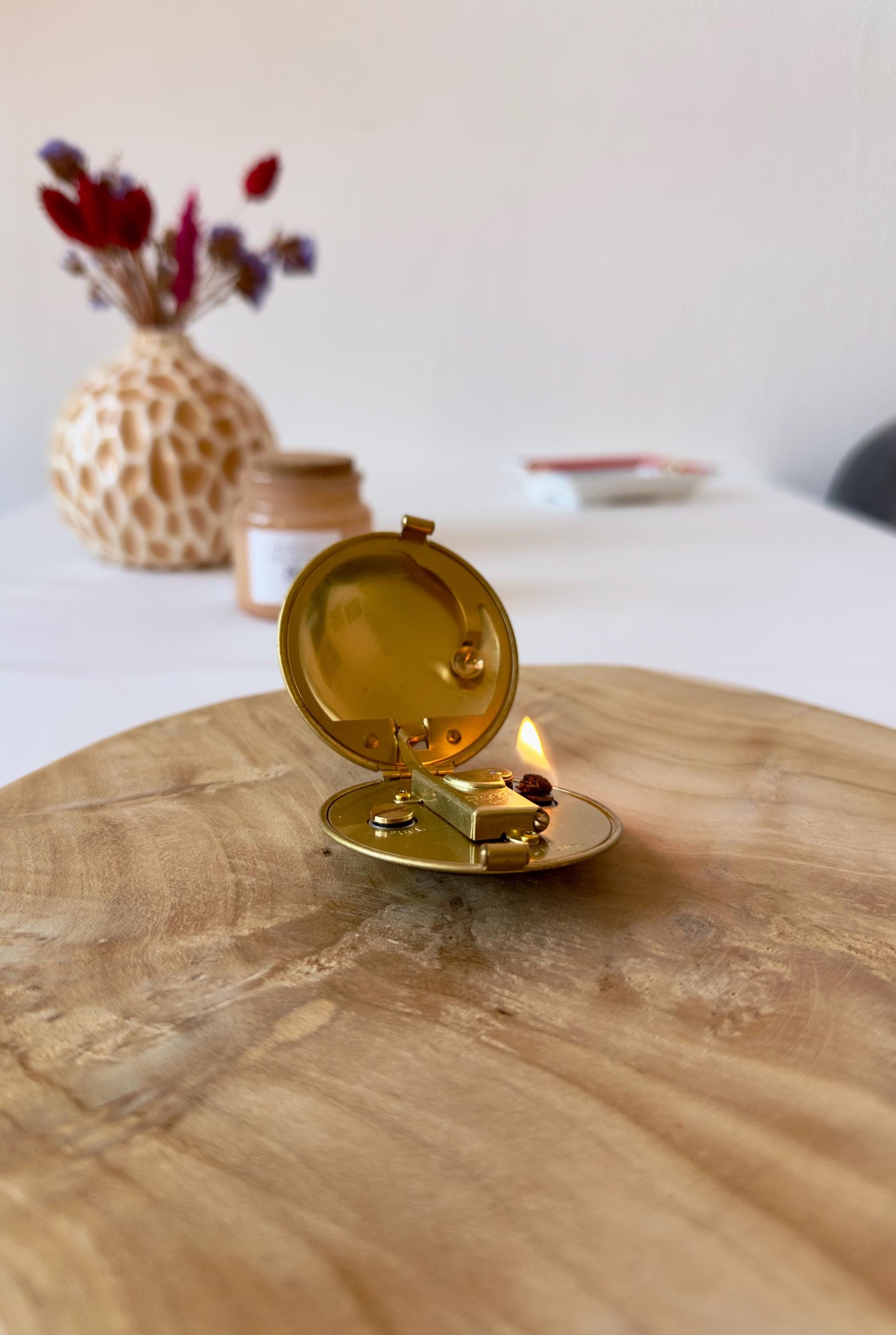 Vintage Kerosene Lighter Round Gold Pocket Collectible Refillable Brass Smoky Accessory Flint Wheel Unique Gift Men