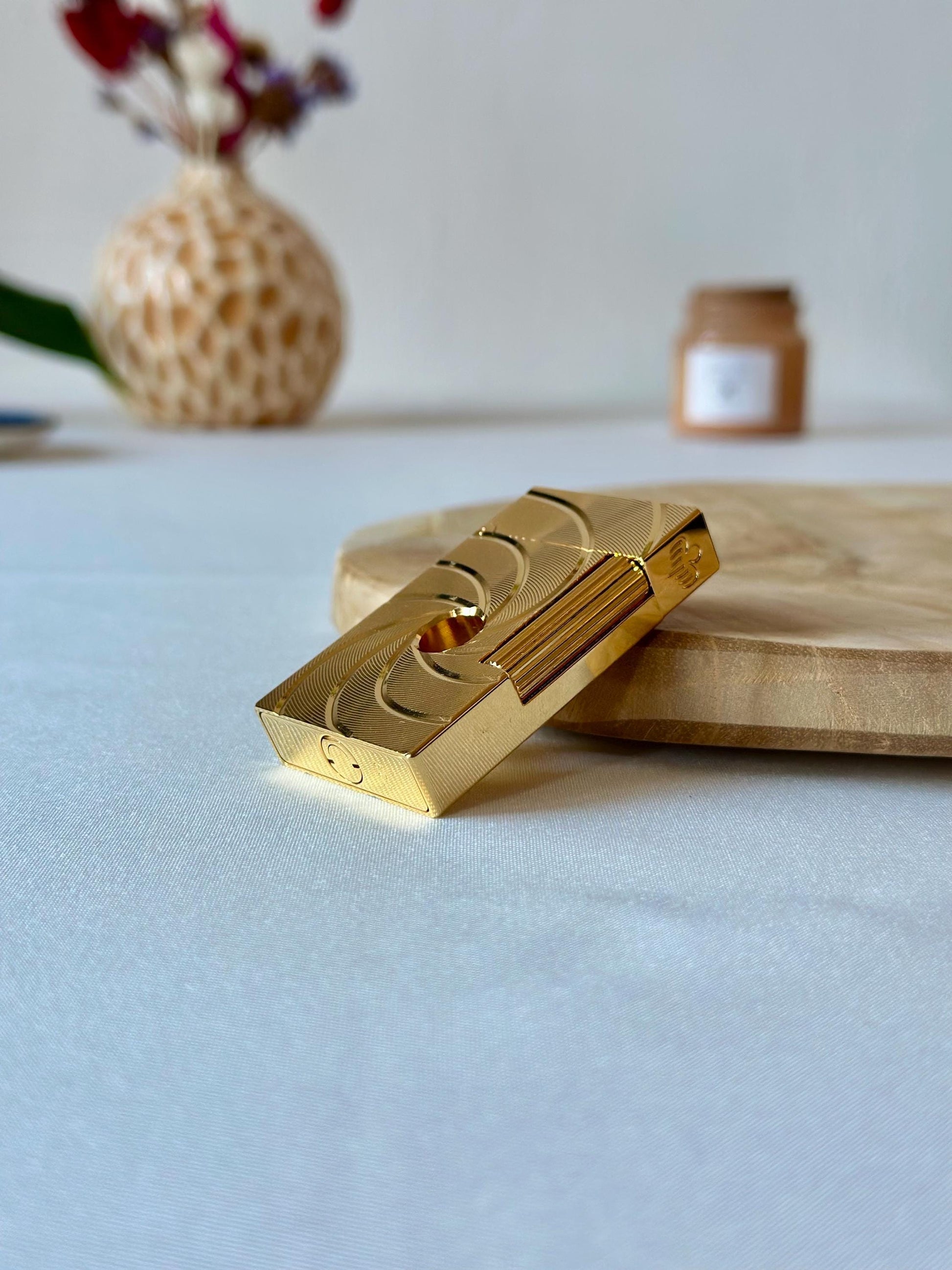 Vintage James Bond 007 Inspired Lighter Elegant Luxury Gold Windproof Collectible Gift for Men Refillable Metal Unique Design Jewlery